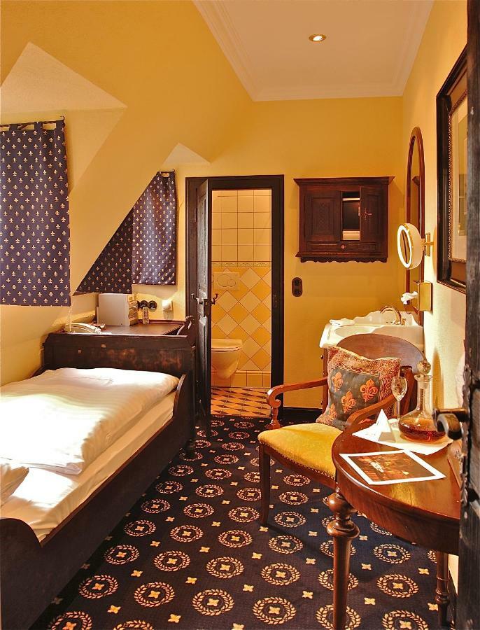 Burghotel Auf Schoenburg Обервезель Екстер'єр фото